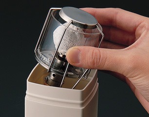 Snow Peak GP自動點火小型瓦斯燈 / 天燈 / GL-100AR